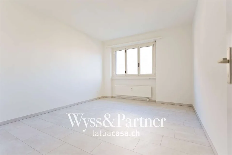 Losone Geräumige 3.5 Zimmer mit Balkon und inklusive Nebenkosten