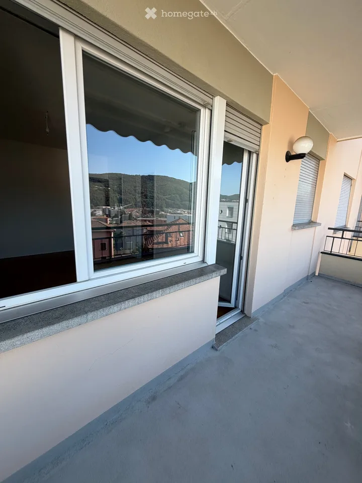 Helles 2.5-Zimmer-Apartment mit Balkon in Vacallo