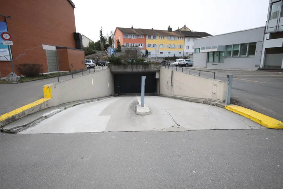 Tiefgaragenplatz - günstig. zentral in Gossau