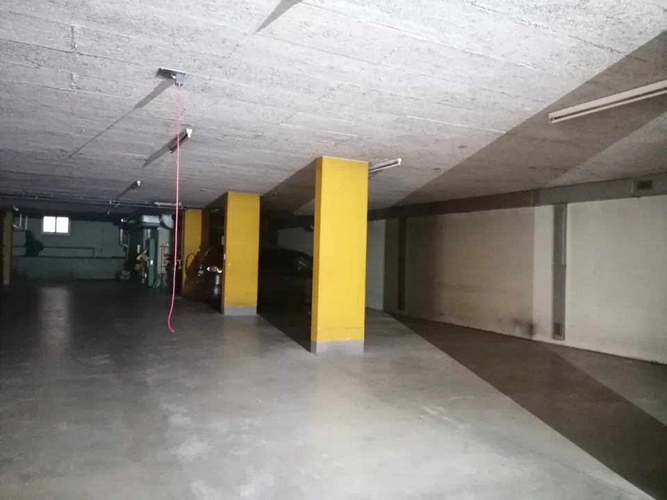 Posto auto in garage sotterraneo - economico, centrale a Gossau