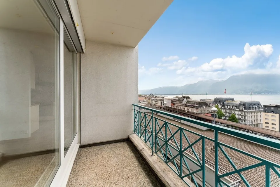 Am 6. Stock mit Balkon und außergewöhnlicher Aussicht auf den See