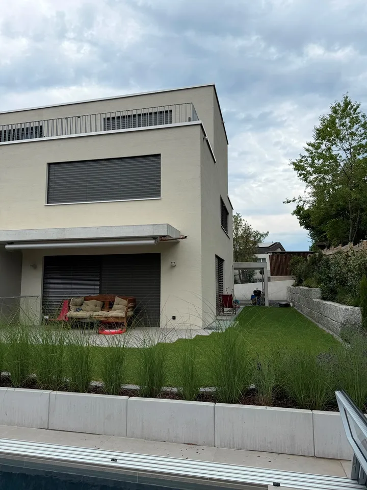 Modernes 6.5-Zimmer-Doppeleinfamilienhaus in St. Gallen