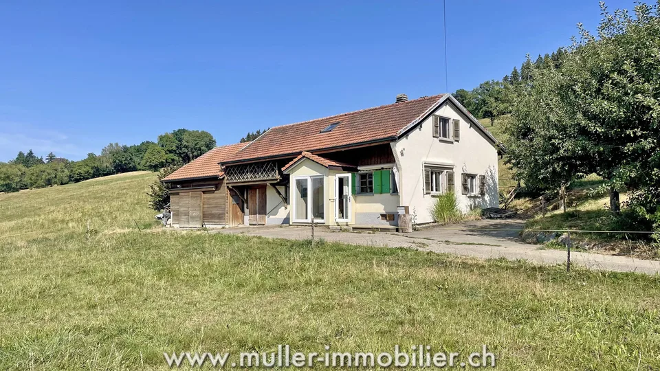 Charmante maison au milieu des prés, proche de Romont