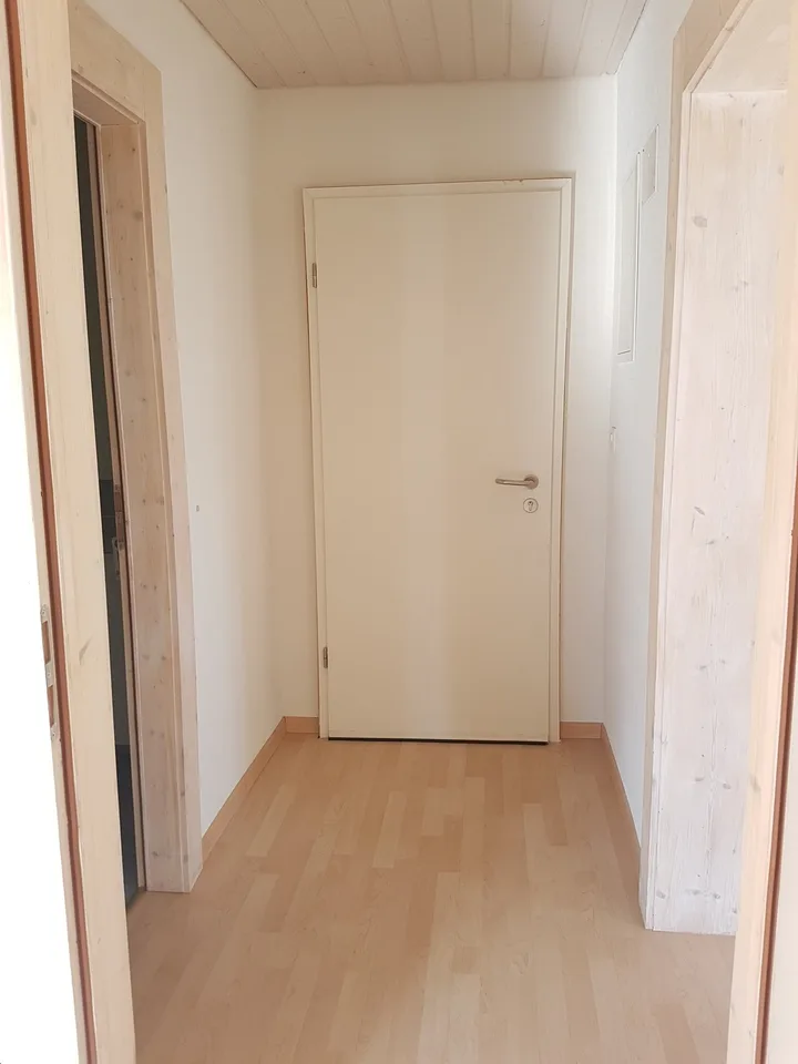Zu vermieten, charmantes kleines Apartment mit 2 Zimmern, in einem Familienhaus, in St-Pierre-de-Clages!
