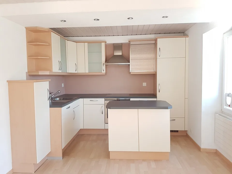Zu vermieten, charmantes kleines Apartment mit 2 Zimmern, in einem Familienhaus, in St-Pierre-de-Clages!