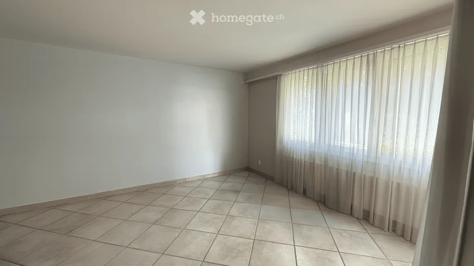 Appartamento di terrazza affascinante di 3,5 locali a Glattbrugg – Disponibile immediatamente!