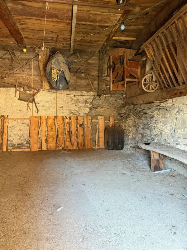 Grange avec étable à vendre à Guttet-Feschel - Possibilité d'agrandissement disponible – photo 6 sur 12