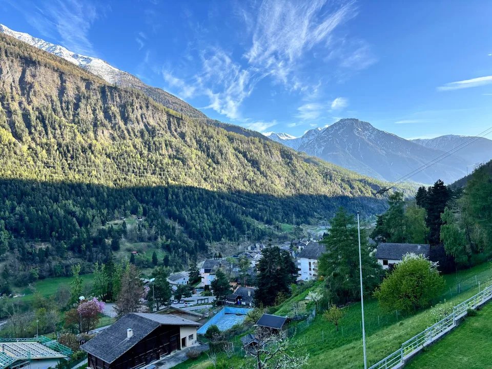 Modernes Studio mit Balkon – Ideal für Ferien & Investment