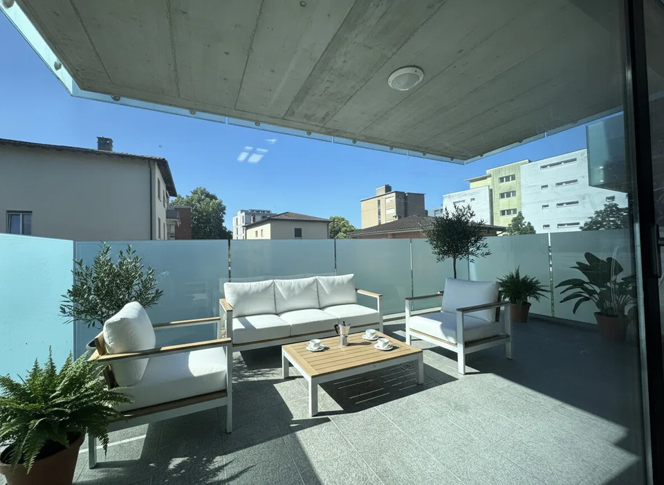 AMPIO 4.5 LOCALI CON TERRAZZA E POSTEGGI A LUGANO PREGASSONA