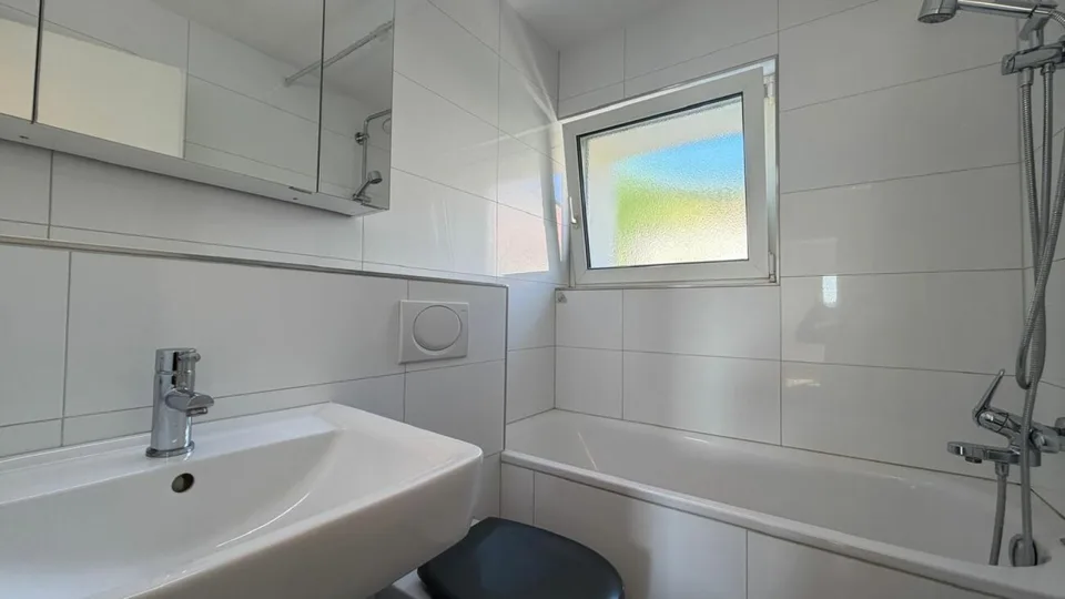 Casa familiare di nuova costruzione con vista da sogno, ristrutturata a fondo - polivalente e in posizione familiare