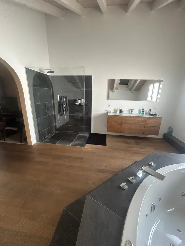 Appartamento maisonnette 4,5 locali con vista sulla montagna a Thun