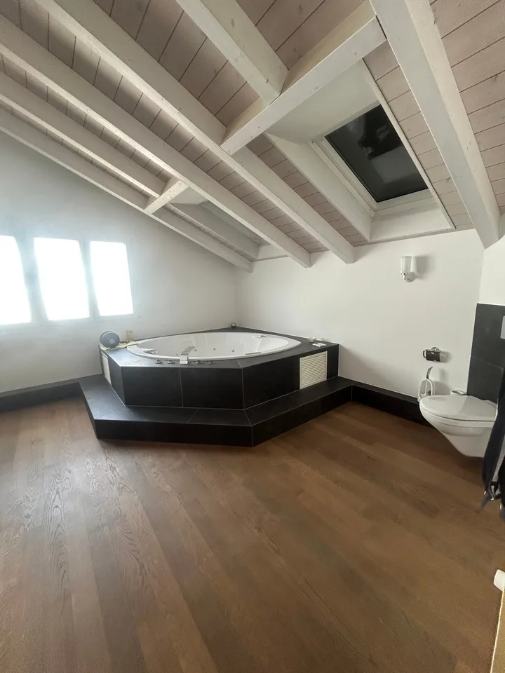 Appartamento maisonnette 4,5 locali con vista sulla montagna a Thun