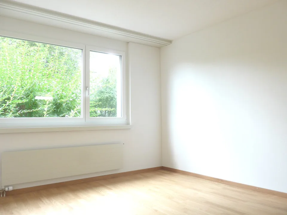 Grosszügig geschnittene 2.5-Zimmerwohnung in gepflegter Überbauung