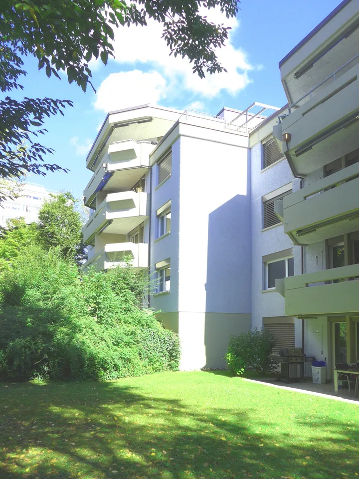 Grosszügig geschnittene 2.5-Zimmerwohnung in gepflegter Überbauung