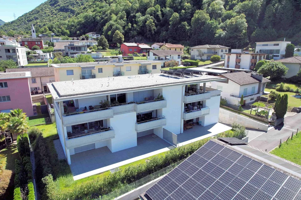 Neue Wohnung mit großem Garten und breiter Terrasse