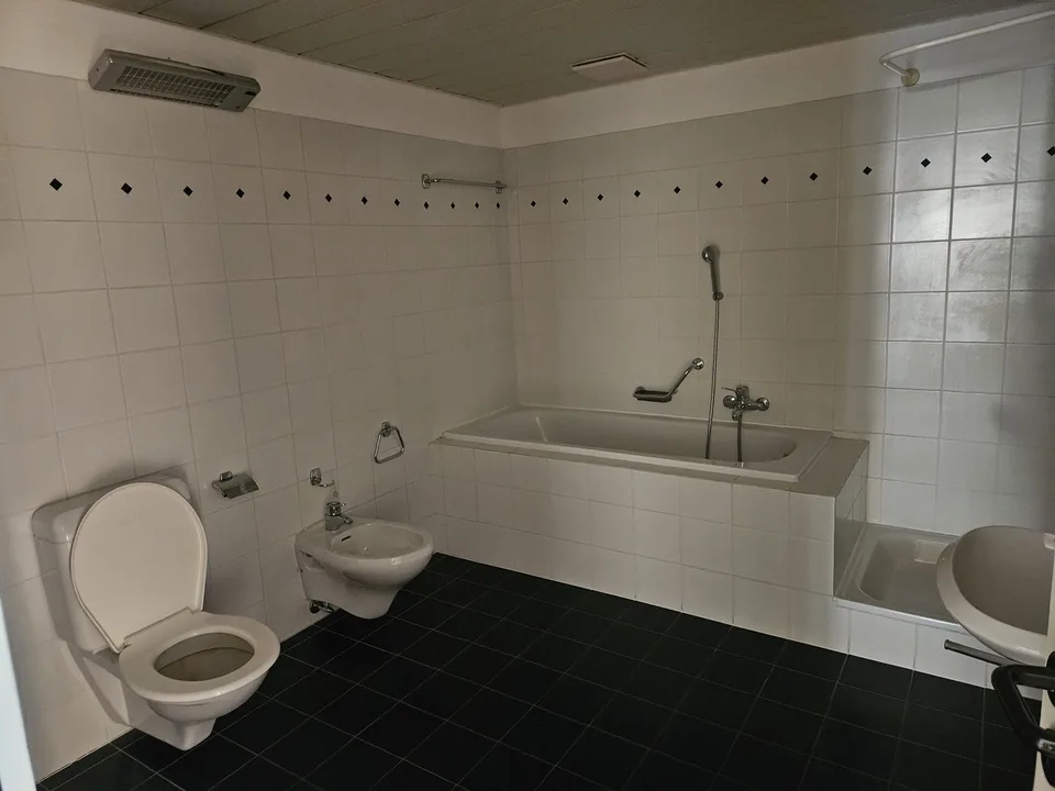 Schöne 4.5-Zimmer-Wohnung in sehr günstiger ruhiger Lage