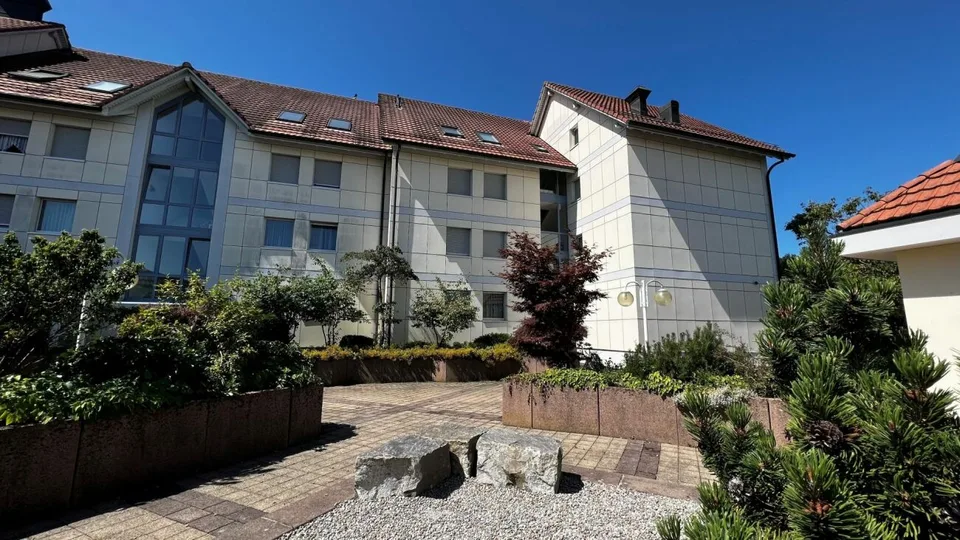 charmante 3.5 Zi.-Dachwohnung mit Blick ins Grüne