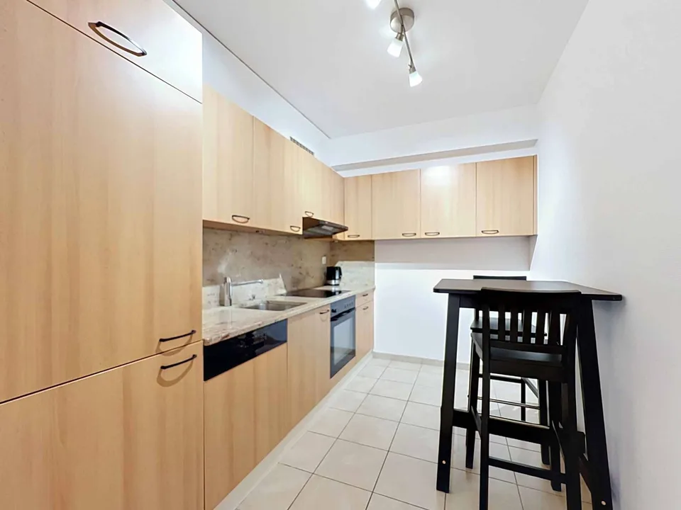 Appartamento di 3.5 locali con terrazza, giardino e vista lago