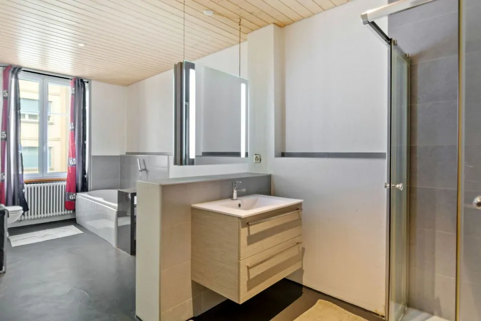 St-Imier, maison de caractère - Parfaite pour famille et activité professionnelle – photo 6 sur 16