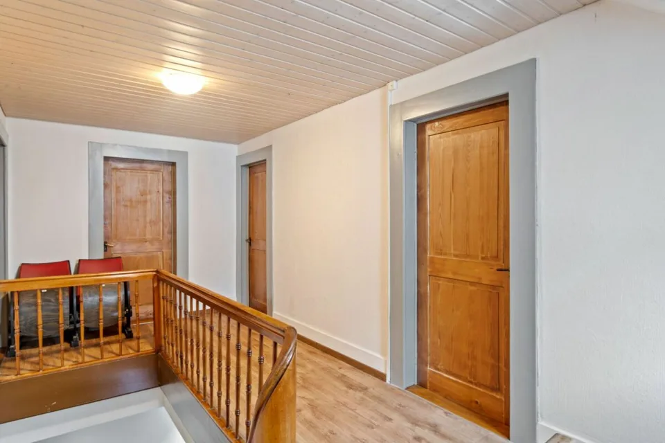 St-Imier, maison de caractère - Parfaite pour famille et activité professionnelle – photo 10 sur 16