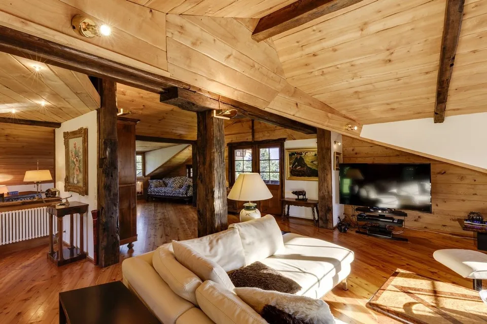 2 Grundstücke, darunter eine luxuriöse Hütte mit Panoramablick – Foto 9 von 13