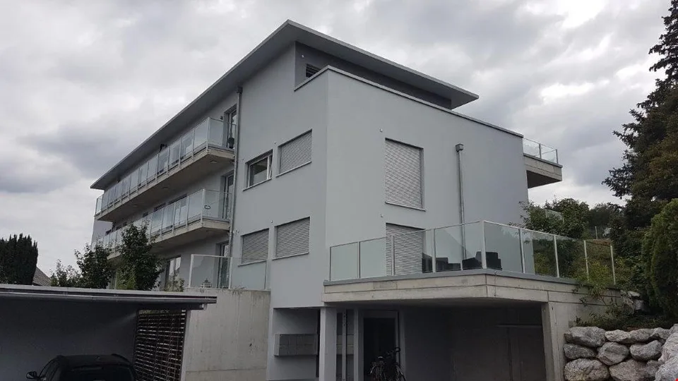 Helle Attika Wohnung mit Aussicht ins Grüne – Foto 10 von 10