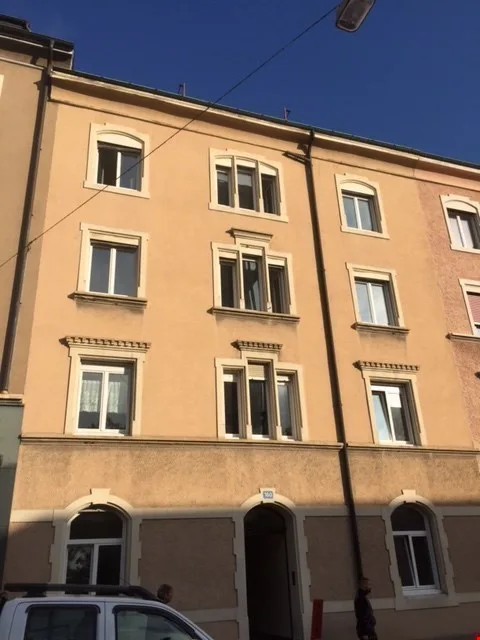 Ampio appartamento mansardato di 2.5 locali con terrazza sul tetto