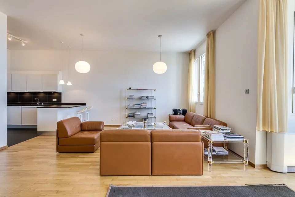 Bello appartamento urbano, posizione ideale di fronte al lago