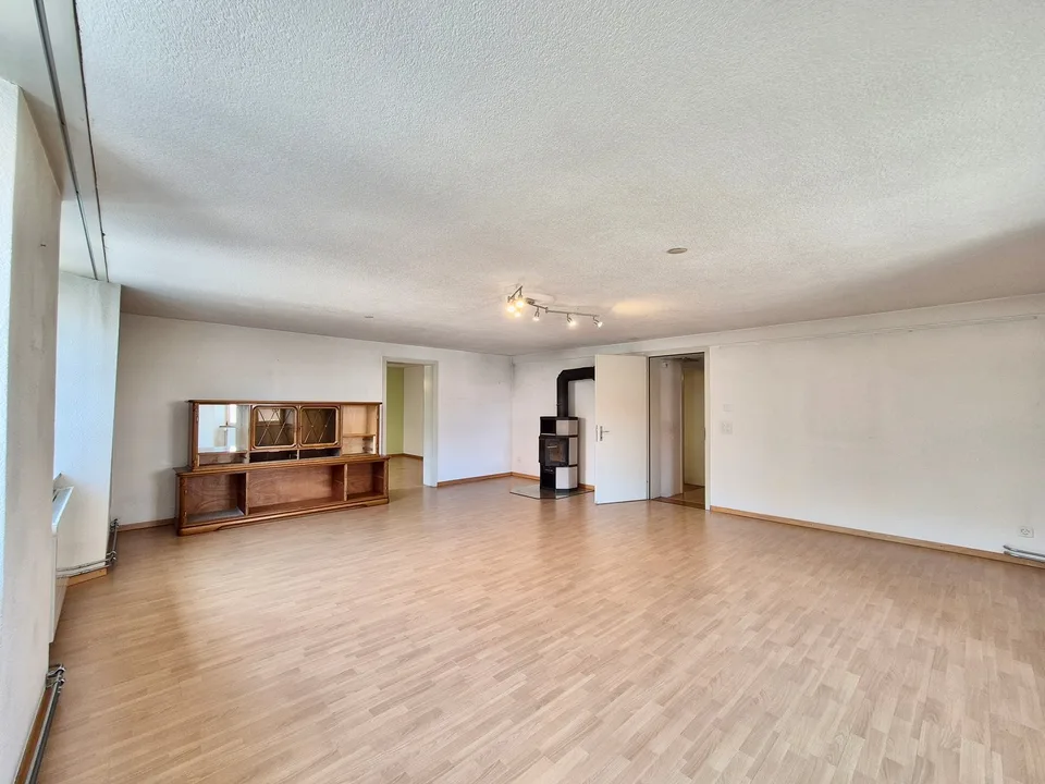 Appartement charmant de 3,5 pièces avec cheminée et terrasse à Kestenholz