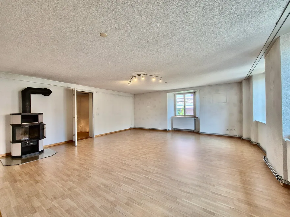 Appartement charmant de 3,5 pièces avec cheminée et terrasse à Kestenholz
