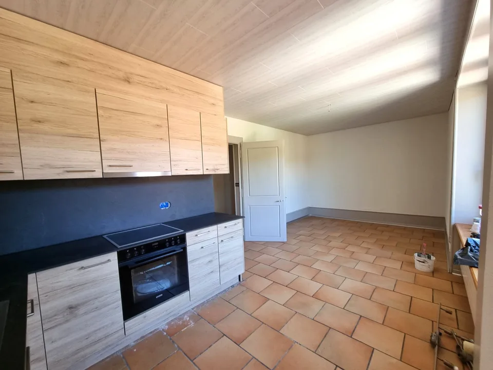 Joli appartement partiellement rénové de 4,5 pièces avec balcon et jardin commun