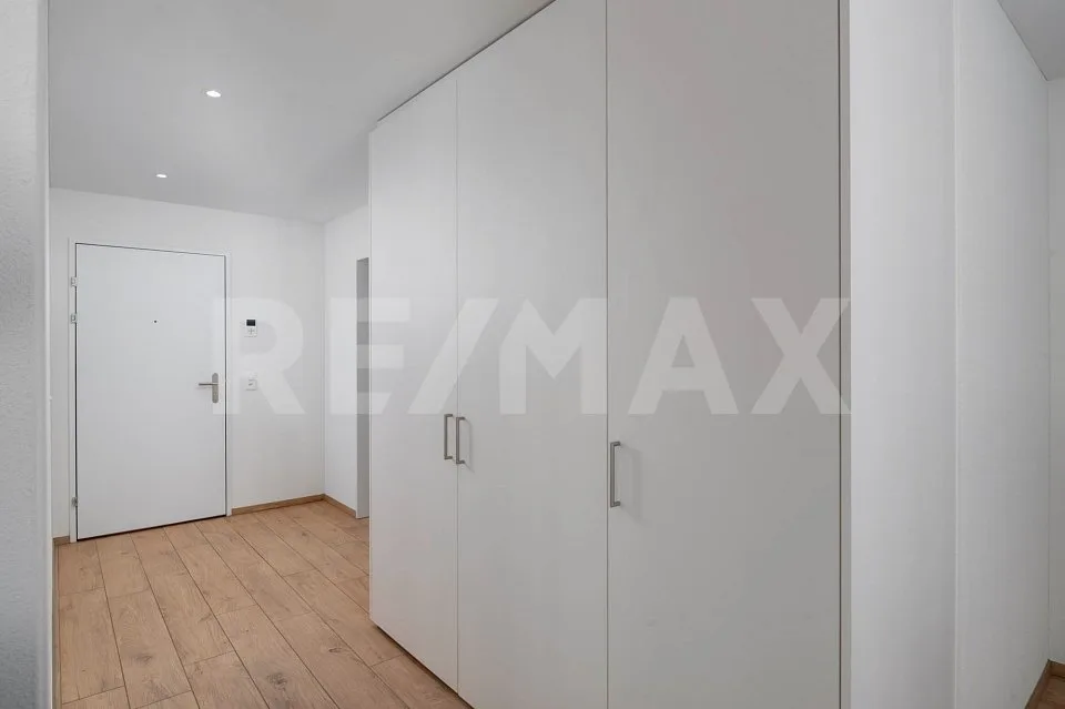 Appartement 4.5 pièces de haute qualité avec vue sur le lac et la campagne sans obstruction