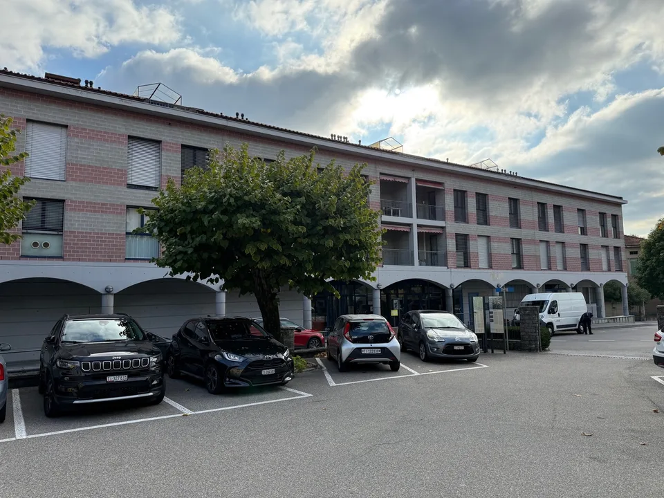 Bel 2.5 loc. in comodissima posizione tranquilla - ultimo piano