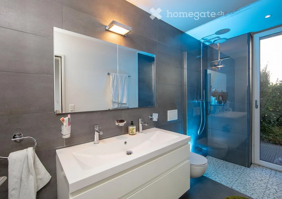 Top appartamento maisonette di 5,5 locali con giardino a Sissach – disponibile immediatamente!