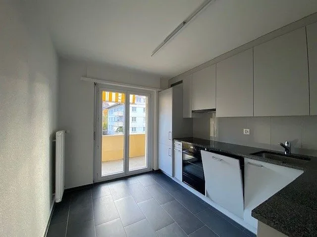 Schöne 4-Zimmerwohnung, 1. Stock rechts