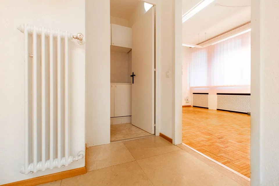 HELLES BÜRO IN SEHR ZENTRALE LAGE