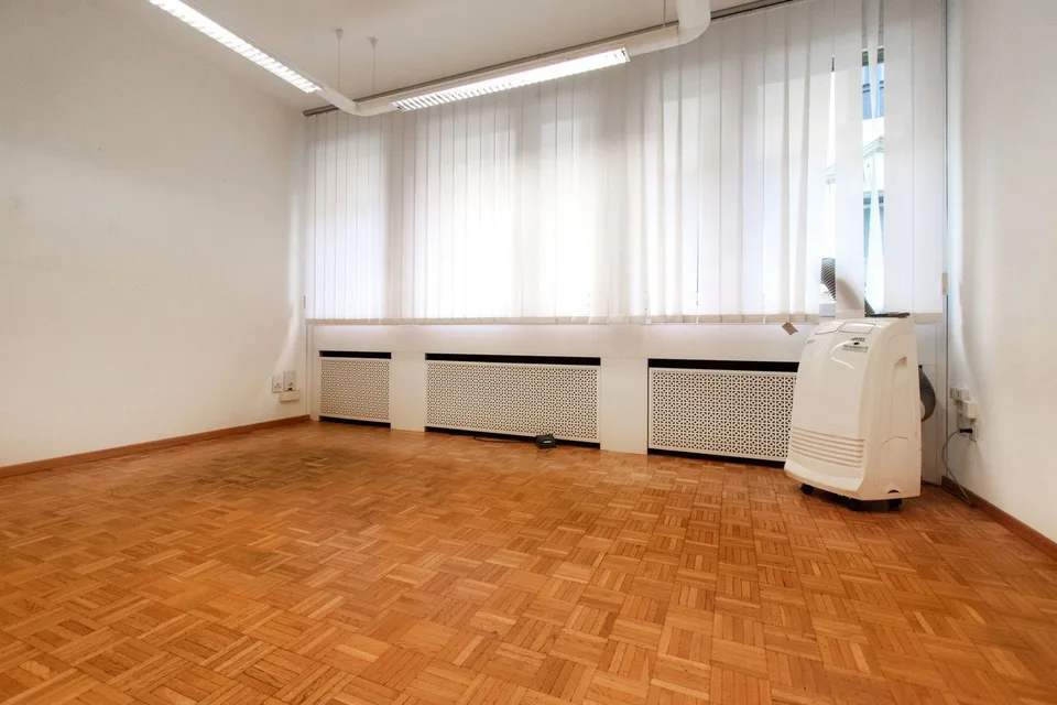 HELLES BÜRO IN SEHR ZENTRALE LAGE