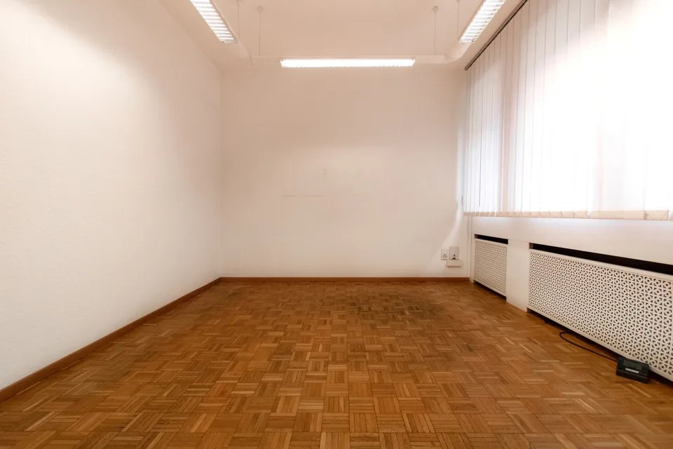 HELLES BÜRO IN SEHR ZENTRALE LAGE