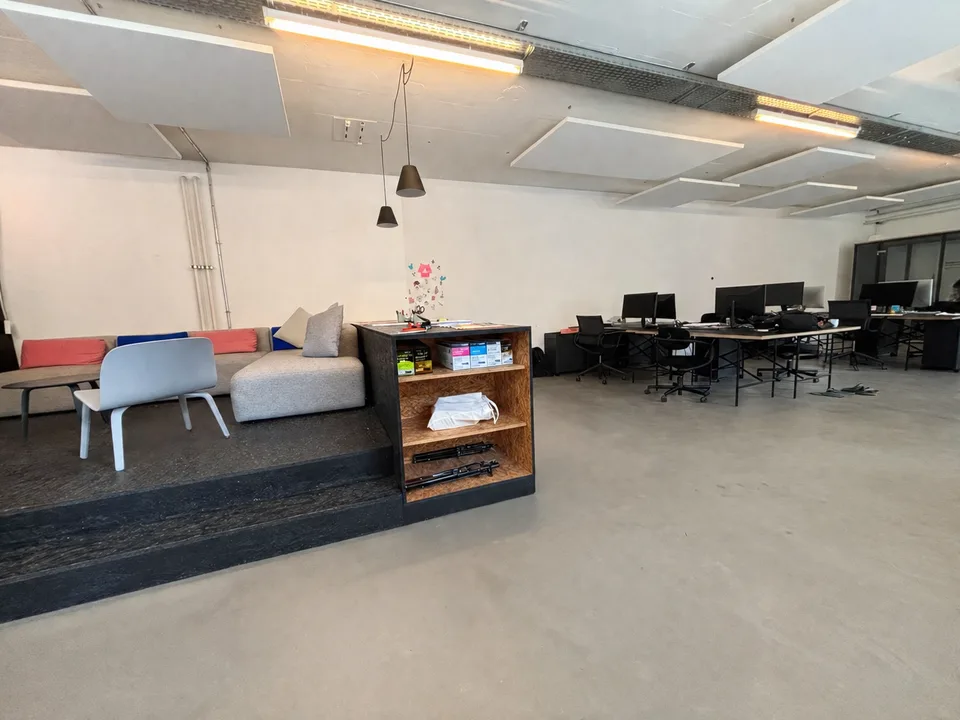 Bureaux/Locaux Commerciaux 145.9 m2