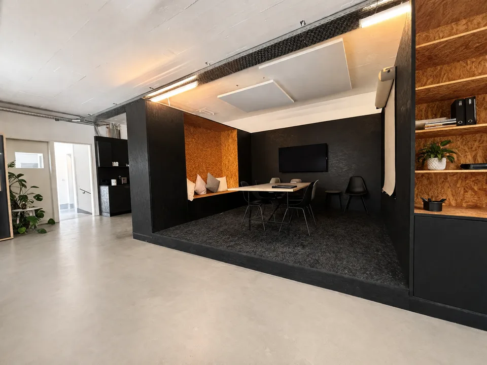 Büro-/Gewerberäumlichkeiten 145.9 m2