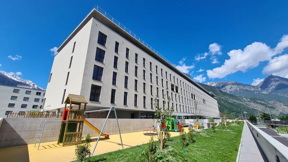 Place de parc moto intérieure à louer à Martigny