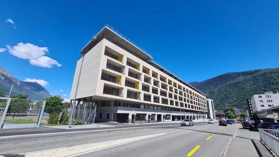 Place de parc moto intérieure à louer à Martigny