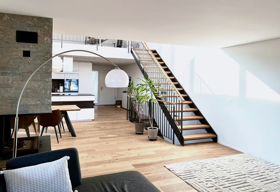 Casa di 5,5 locali luminosa con galleria, doppia altezza e vista panoramica
