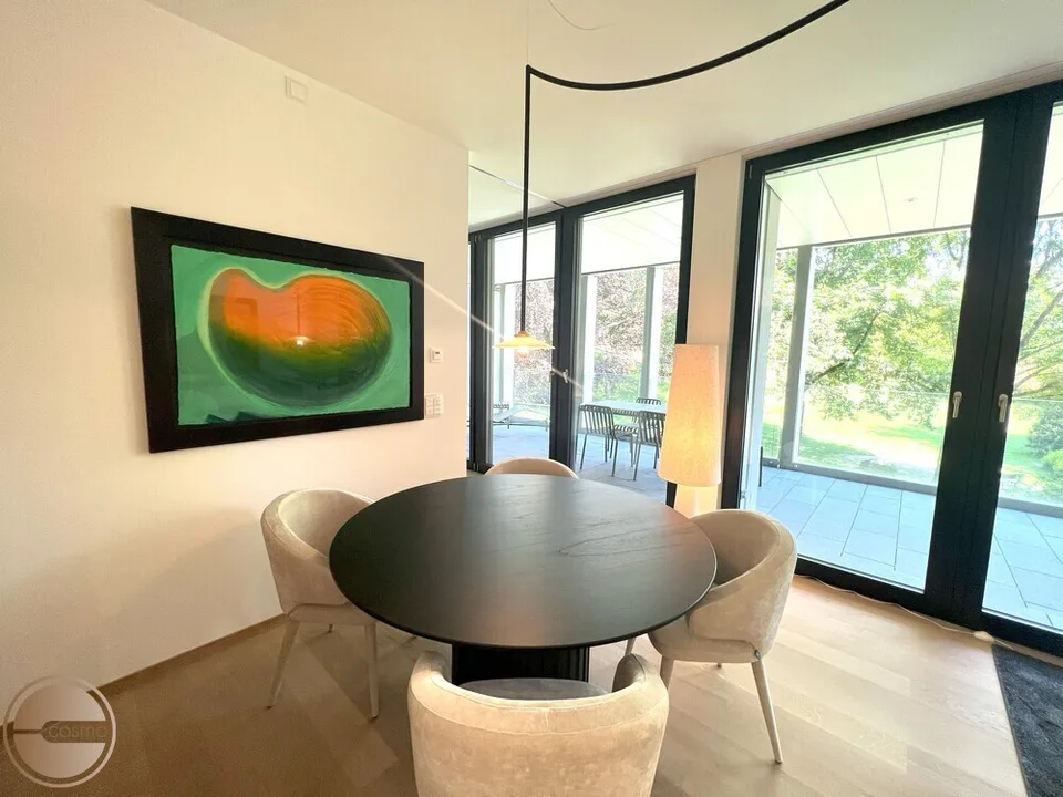 KUNSTVOLLES 1-SCHLAFZIMMER APARTMENT AM SEEBURGPARK / ARTISTIC 1-BEDROOM APARTMENT AT SEEBURGPARK