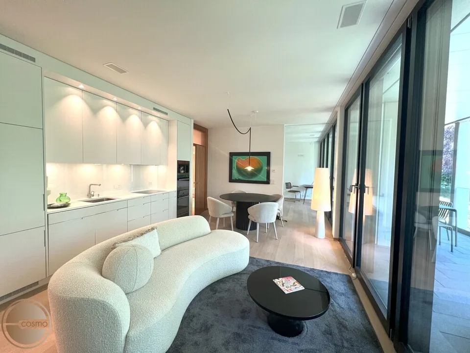 KUNSTVOLLES 1-SCHLAFZIMMER APARTMENT AM SEEBURGPARK / ARTISTIC 1-BEDROOM APARTMENT AT SEEBURGPARK