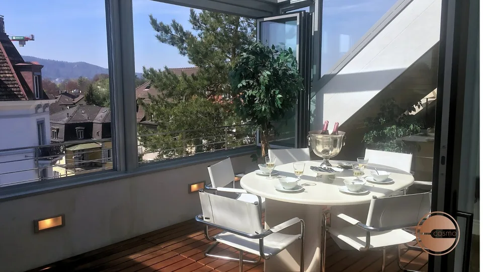 LUXUS ATTIKAWOHNUNG MIT WINTERGARTEN / LUXURY ATTIC FLAT WITH WINTER GARDEN