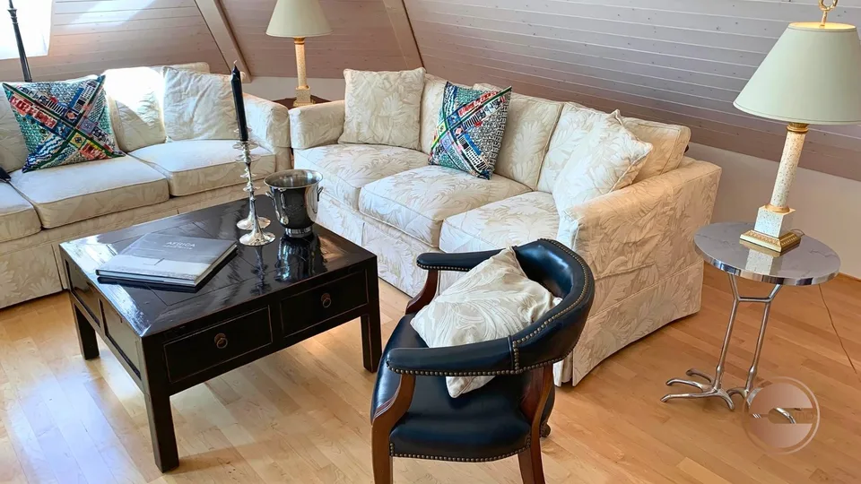 LUXUS ATTIKAWOHNUNG MIT WINTERGARTEN / LUXURY ATTIC FLAT WITH WINTER GARDEN