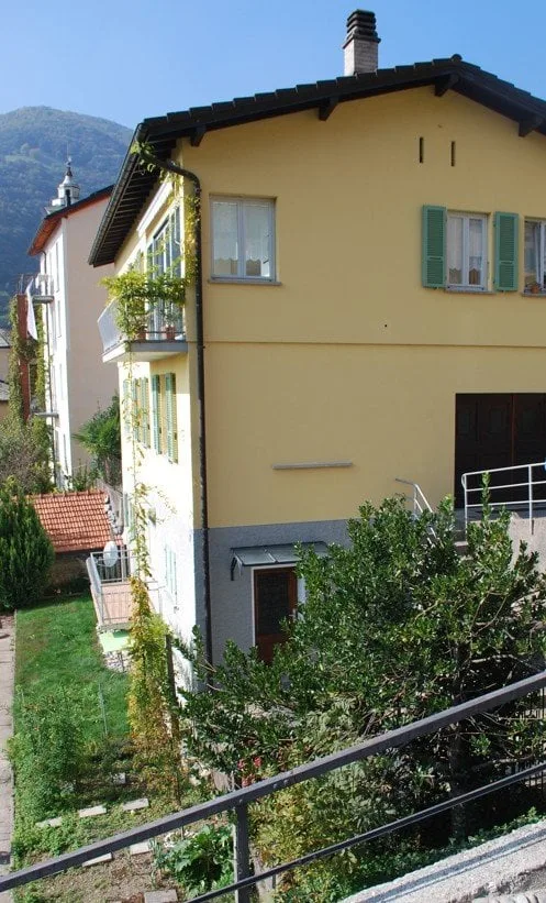Verkauf eines Hauses mit 3 Wohnungen in Bruzella