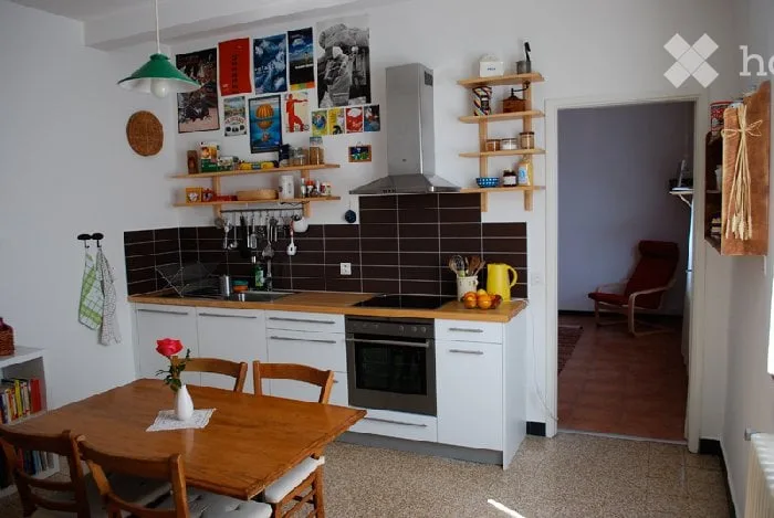 Verkauf eines Hauses mit 3 Wohnungen in Bruzella