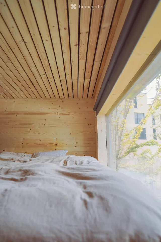 Tinyhouse aus zweistöckigem Schiffscontainer